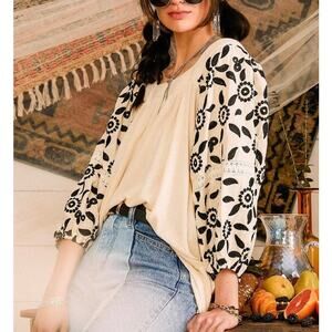 Gimmicks BKE peasant puff balloon sleeve embroidered smocked top bohemian boho M